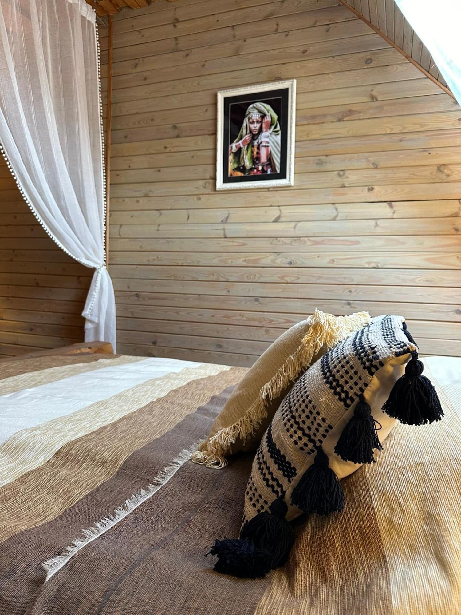 Raksi Hotel Cesis Bagian luar foto